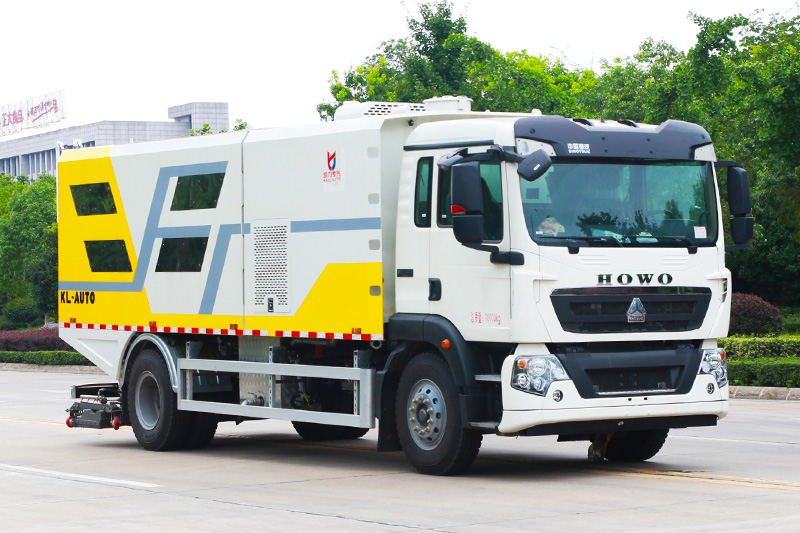 Deep Cleaning Truck 7 m³ refuse tank, 10 m³ clean water tank